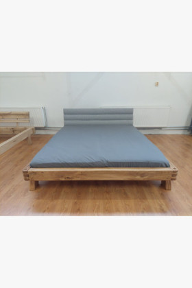 Dubová posteľ s čalúneným čelom 180×200 – (výstavný kus, outlet)